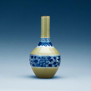 A blue and white and celadon vase, Qing dynasty.