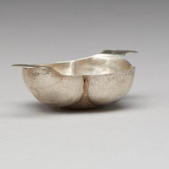 A Norwegian early 17th century silver bowl, mark of unknown maker, possibly Stavanger or Skien c. 1609.