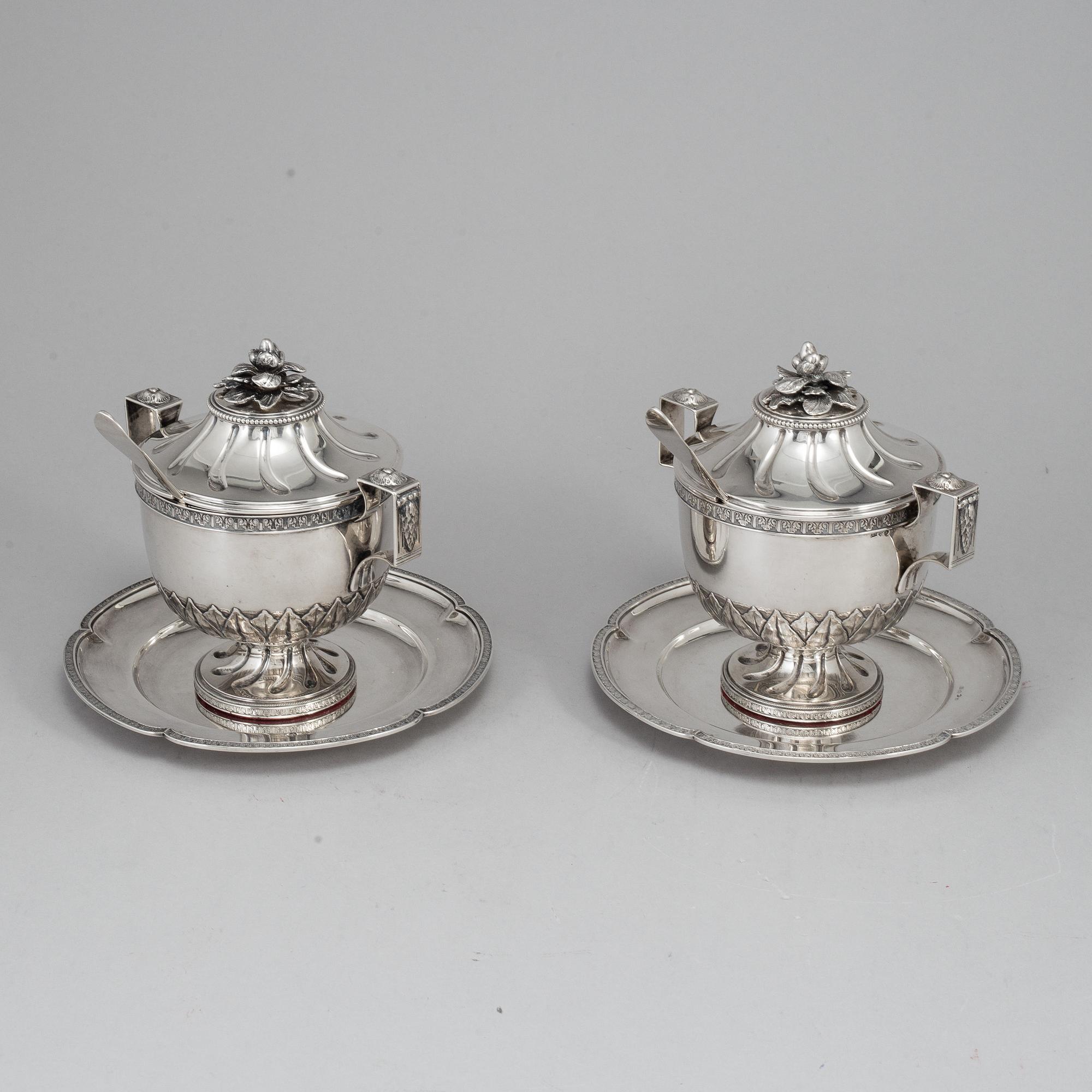 JE TORSK, sockerskålar, ett par, med fat och skedar, silver, Stockholm 1902.