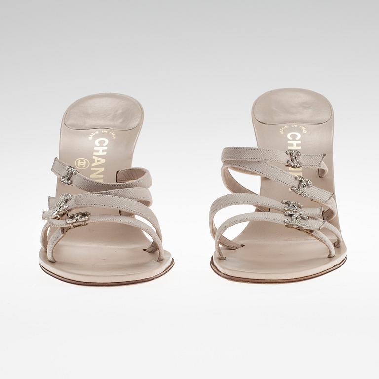SKOR, sandaletter, Chanel.