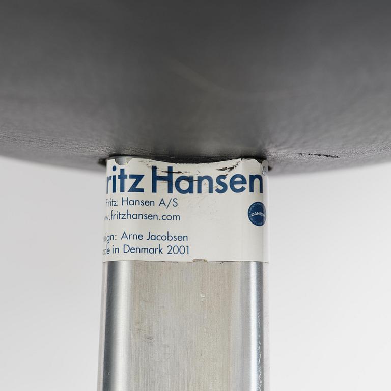 Arne Jacobsen, an "Egg" chair with ottoman, Fritz Hansen, Denmark, 2001.