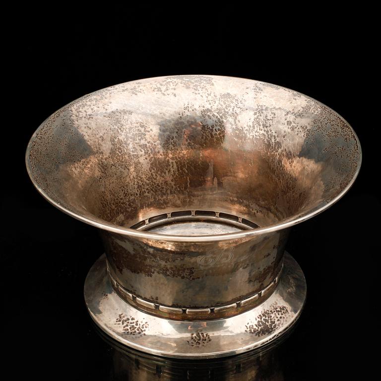 SKÅL, silver, C.G Hallberg, Stockholm, 1924. Tot vikt ca 362 g.