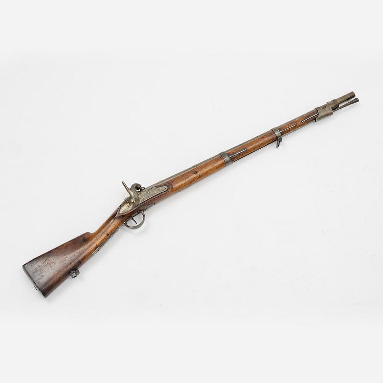A percussion rifle, possible France, 19th century.