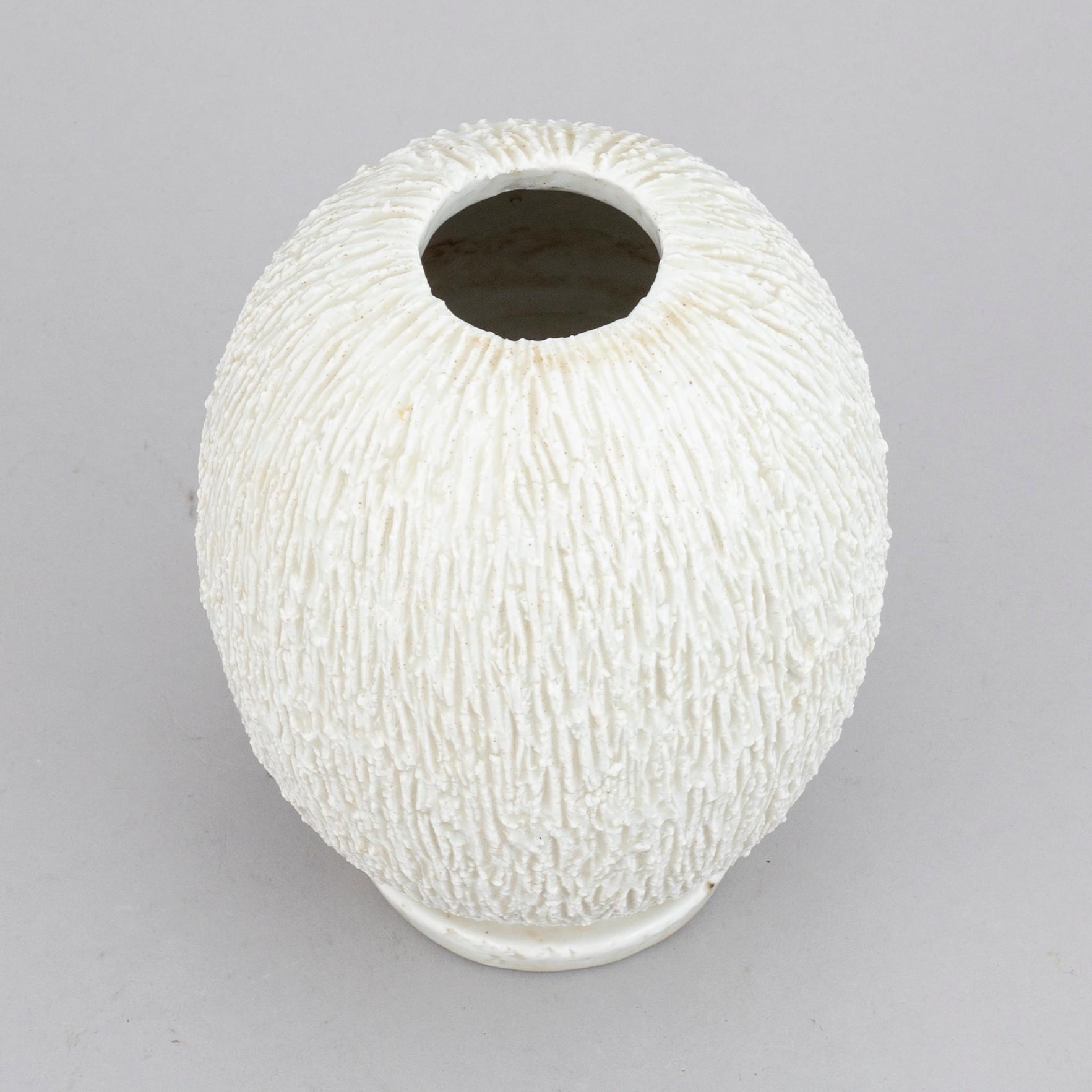 GUNNAR NYLUND, a stoneware vase, Rörstrand, Lidköping, second half of the 20th century.