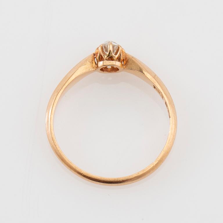 Ring 18K guld med en ovalt gammalslipad diamant, Karl Anderson  Stockholm 1902.