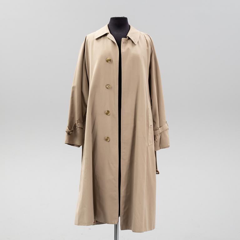 Burberry, trenchcoat, size 50.