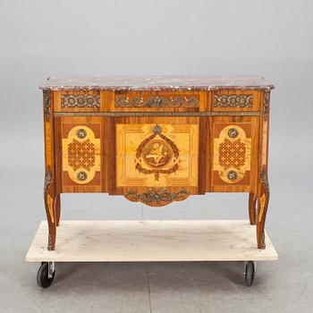 BYRÅ, gustaviansk stil, s k Haupt-kopia, 1900-tal.