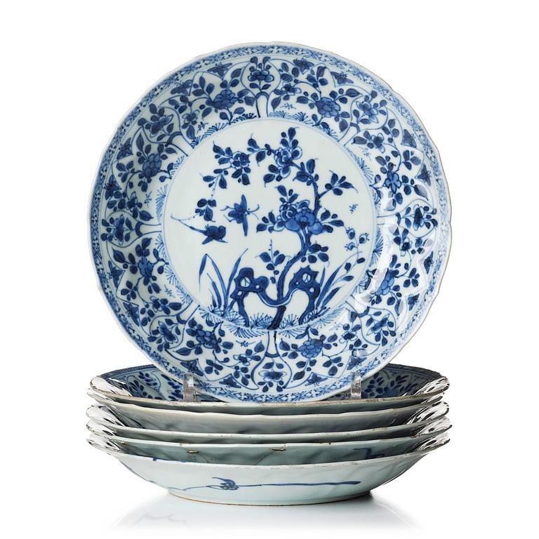 A matched set of six blue and white dishes, Qing dynasty, Kangxi (1662-1722).