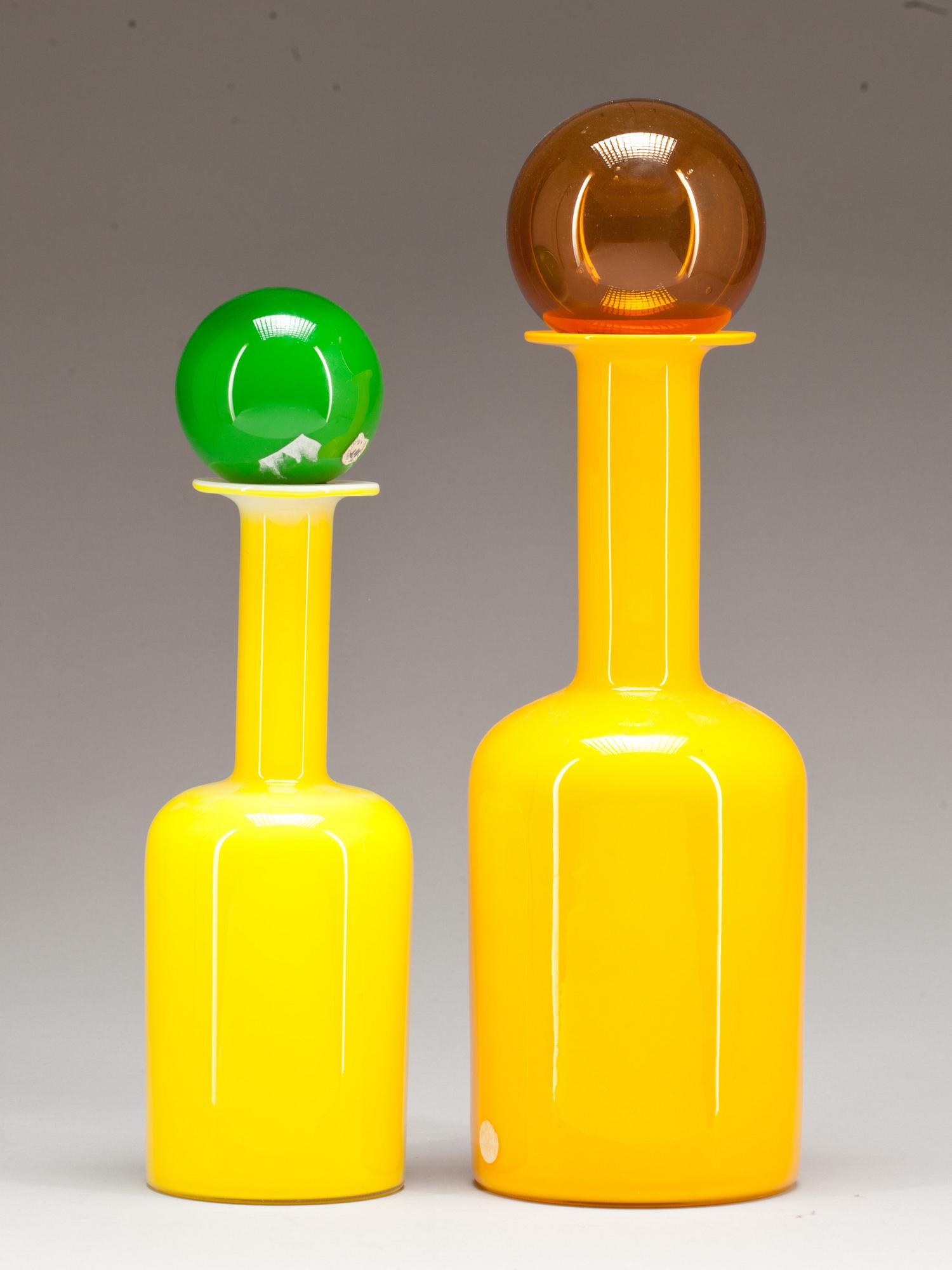 FLASKA med PROPP, 2 st, glas, Holmegaard, Danmark, 1900-talets mitt/andra hälft.