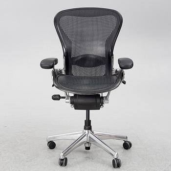 Don Chadwick och Bill Stumpf, skrivbordsstol, "Aeron", Herman Miller.