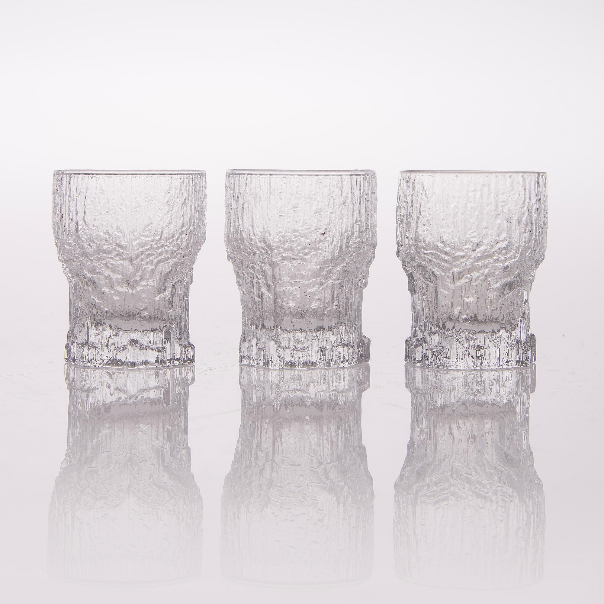 A Set of 20 Aslak Glasses by Iittala 1970-88.