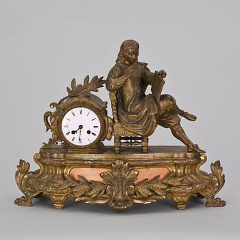 BORDSPENDYL, nyrenässans. 1800-talets andra hälft.