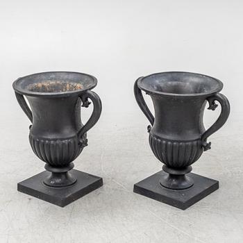 Urnor, ett par, "Prakturnan", Byarums Bruk, 2000-tal.