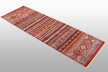 Runner, Khorjin, ca 271 x 84 cm.