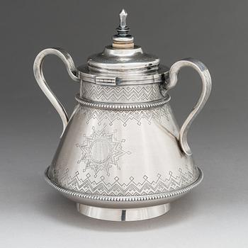 A Russian silver sugar bowl, maker's mark of Stefan Wäkevä, Saint Petersburg 1888.