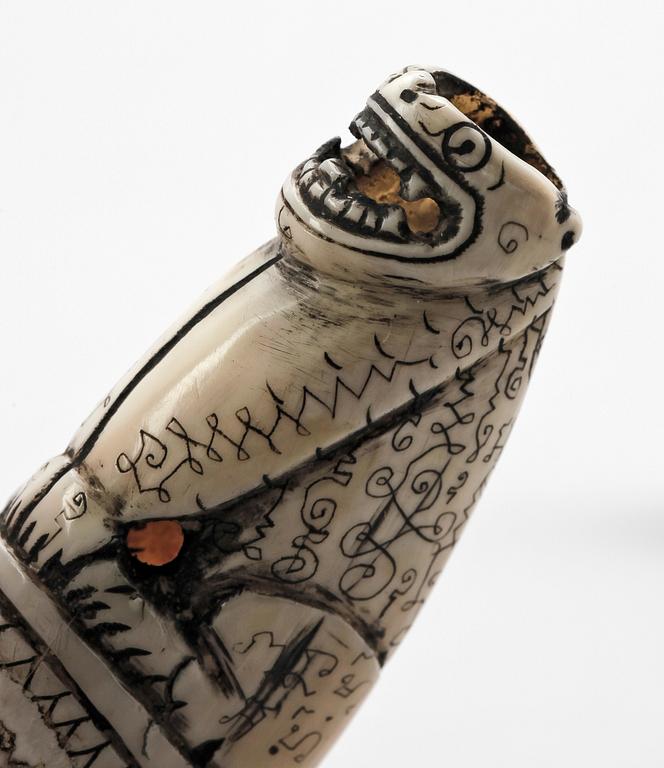 NETSUKE, 2 st, ben resp trä, Japan, sannolikt Meiji (1867-1911).