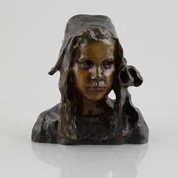 Ruth Milles, Girl with bonnet.