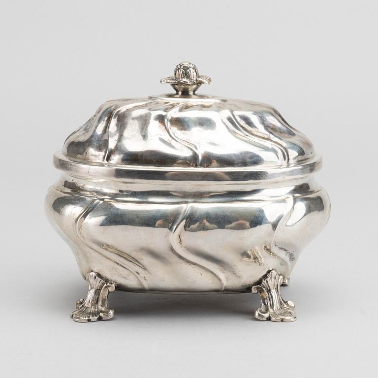 A Swedish 18th century silver sugar bowl, mark of F Sehl the younger Stockholm 1759 weight ca 303 gr.