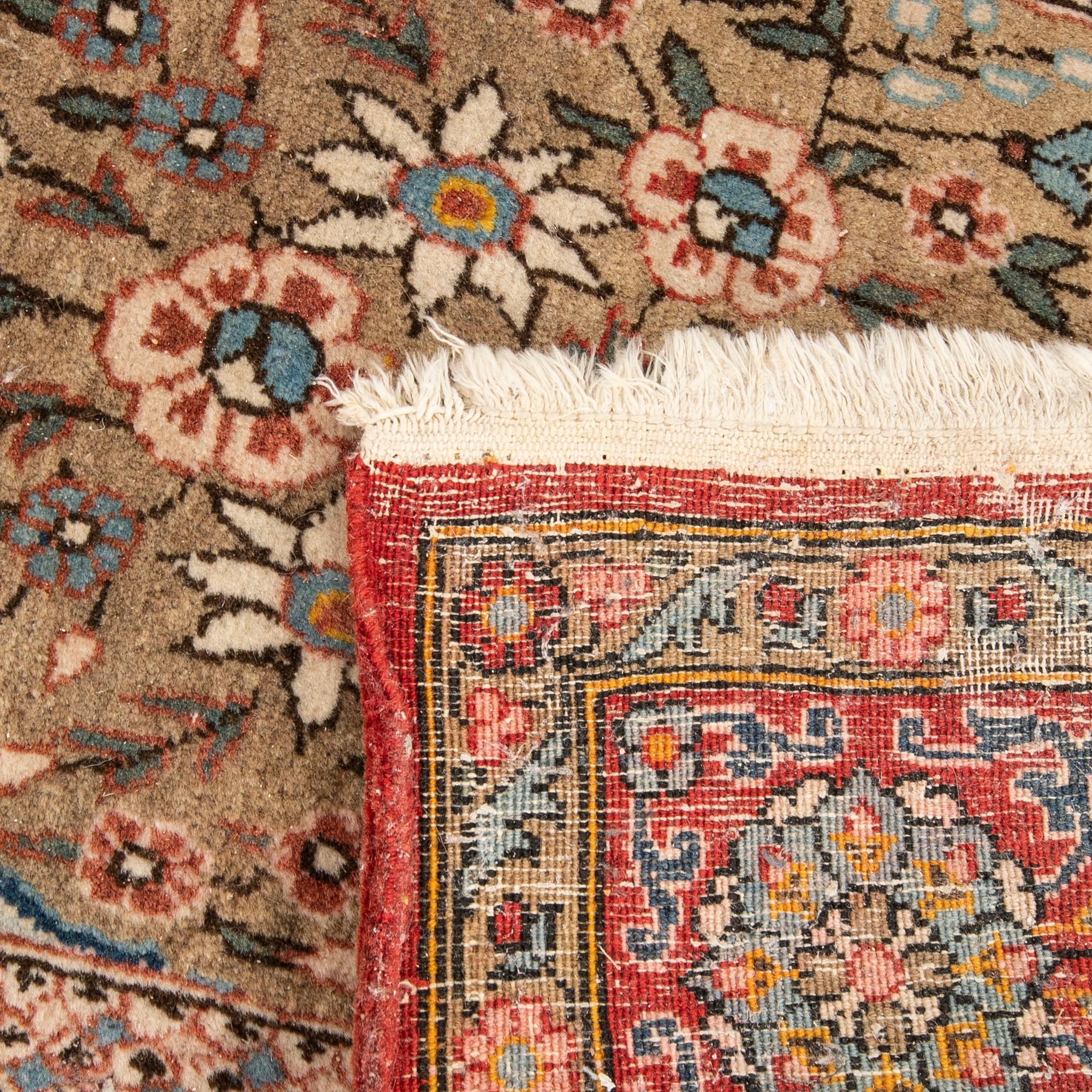 Carpet Oriental semi-antique approx. 205x140 cm.