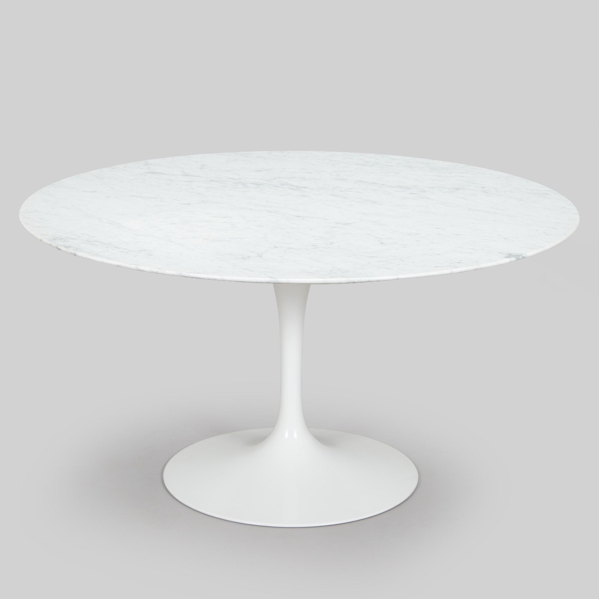 Eero Saarinen, A 'Tulip' furniture set, table with eight chairs, Knoll International, 1970s.