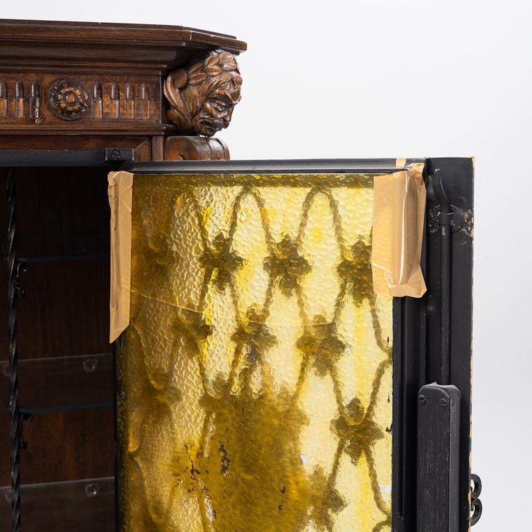 A Baroque style drinks cabinet, first half of the 20th Century.