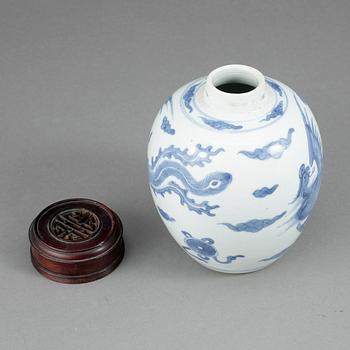 BOJAN, porslin, Kina, 1700-tal.