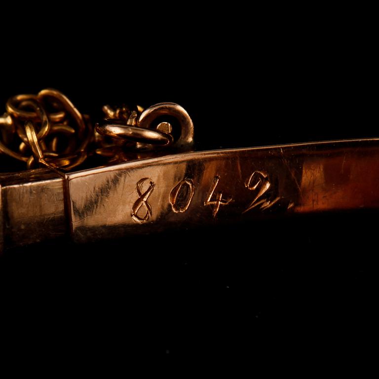 ARMBAND, 18k guld och silver med fasettslipade diamanter, 1800-talets slut. Vikt 14 g.