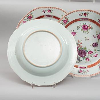 A part famille rose dinner service, Qing dynasty, Qianlong (1736-95). (comprising 28 pieces).