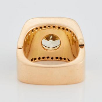 A Paul Binder ring with a modified radiant-cut diamond ca 7 cts quality ca Light Yellow vvs-vs.