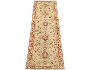 A Tabriz carpet, part silk, 50 raj, a. 508 x 85 cm.