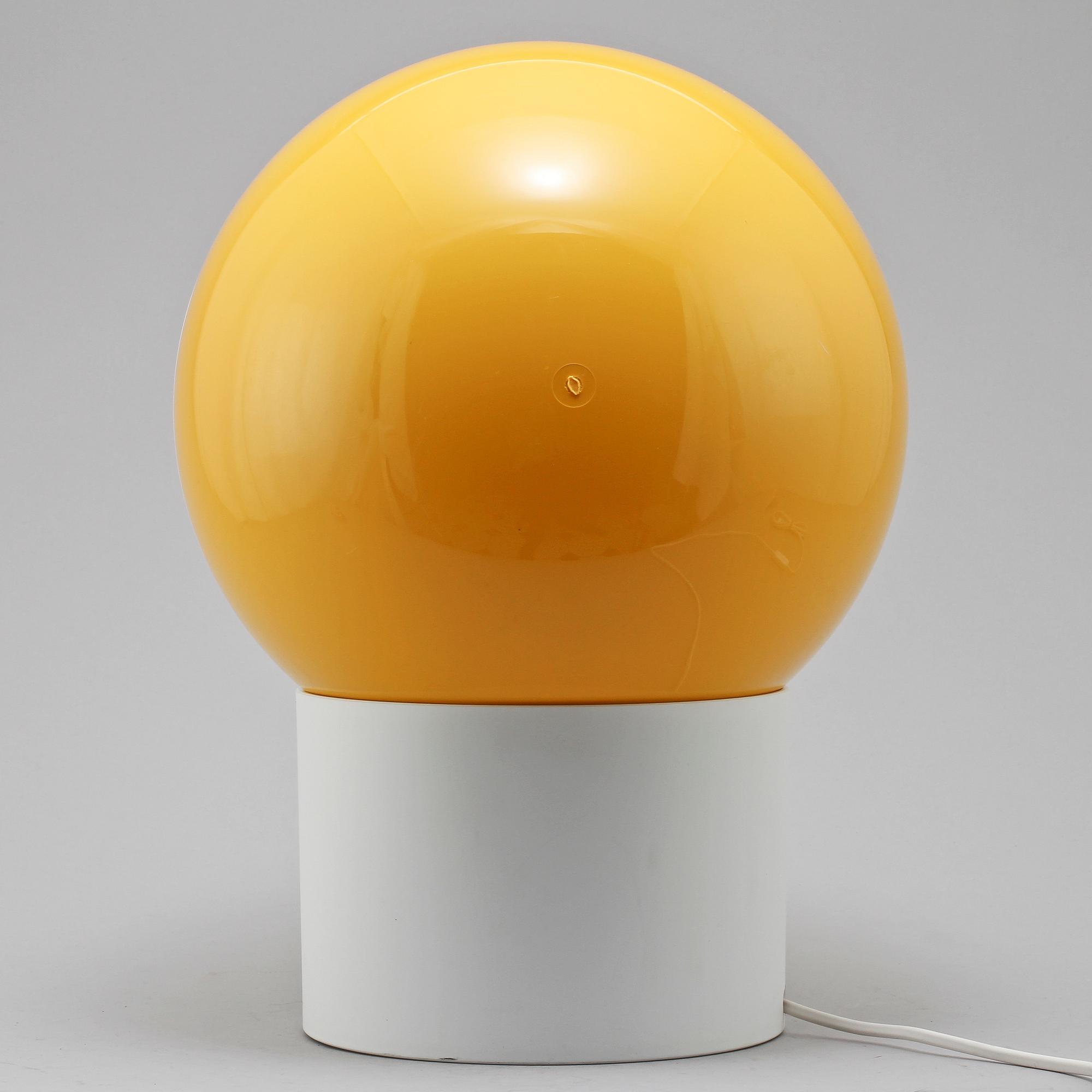 BORDSLAMPA "1241" eller "Luno", Uno och Östen Kristiansson, Luxus, Vittsjö, 1900-talets fjärde kvartal.