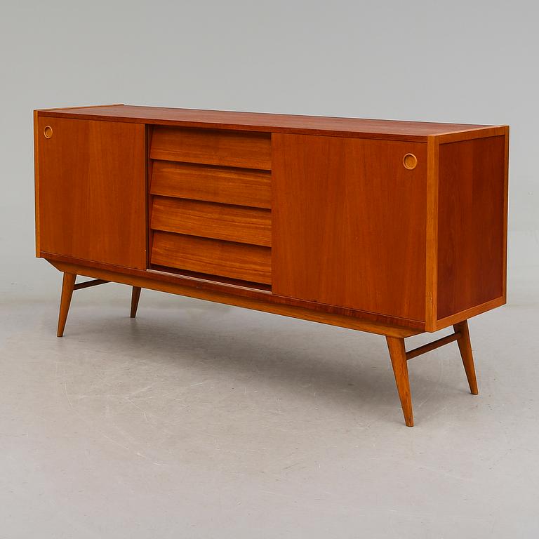 SIDEBOARD, 1900-talets andra hälft.