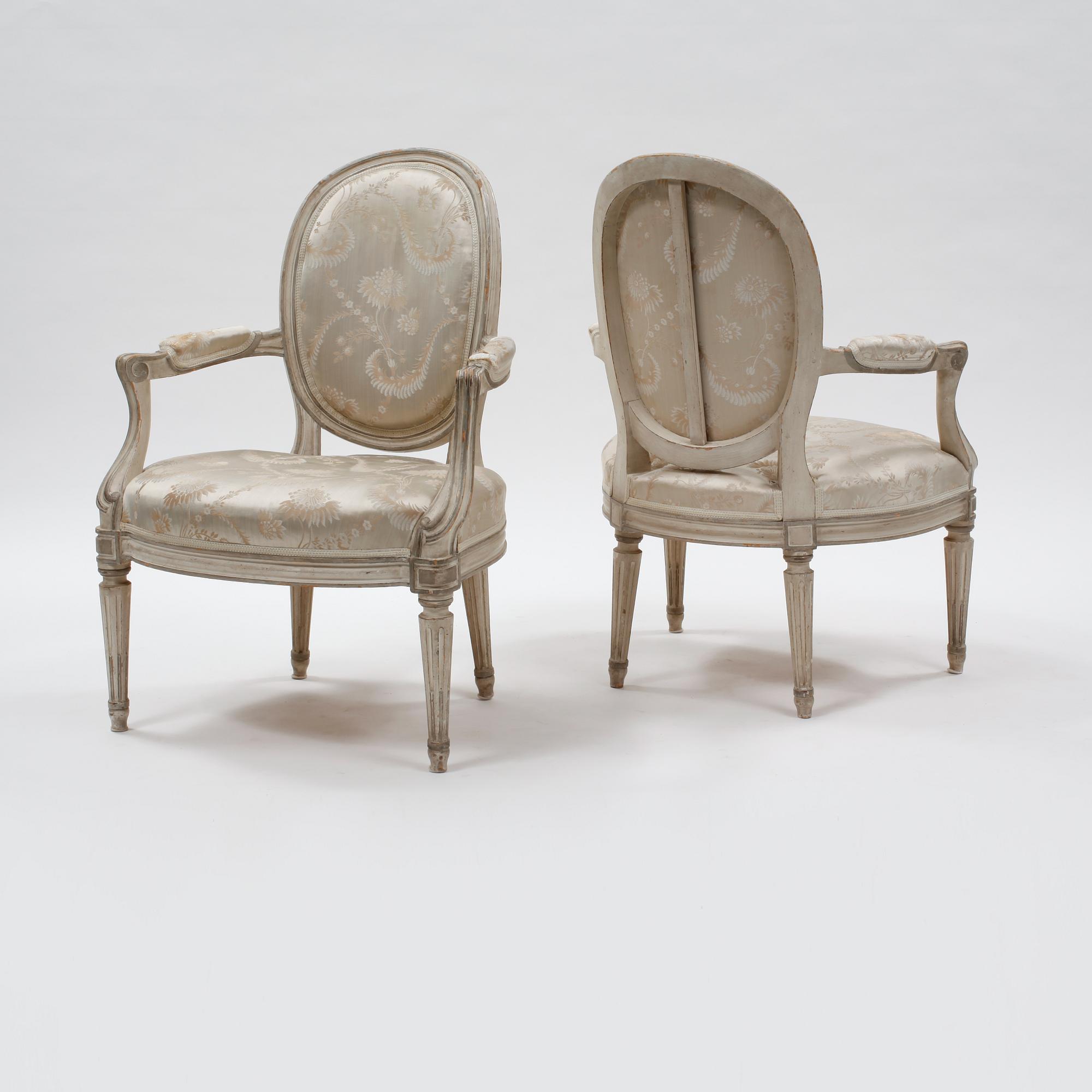 KARMSTOLAR, ett par, Louis XVI-stil, 1900-talets första hälft.