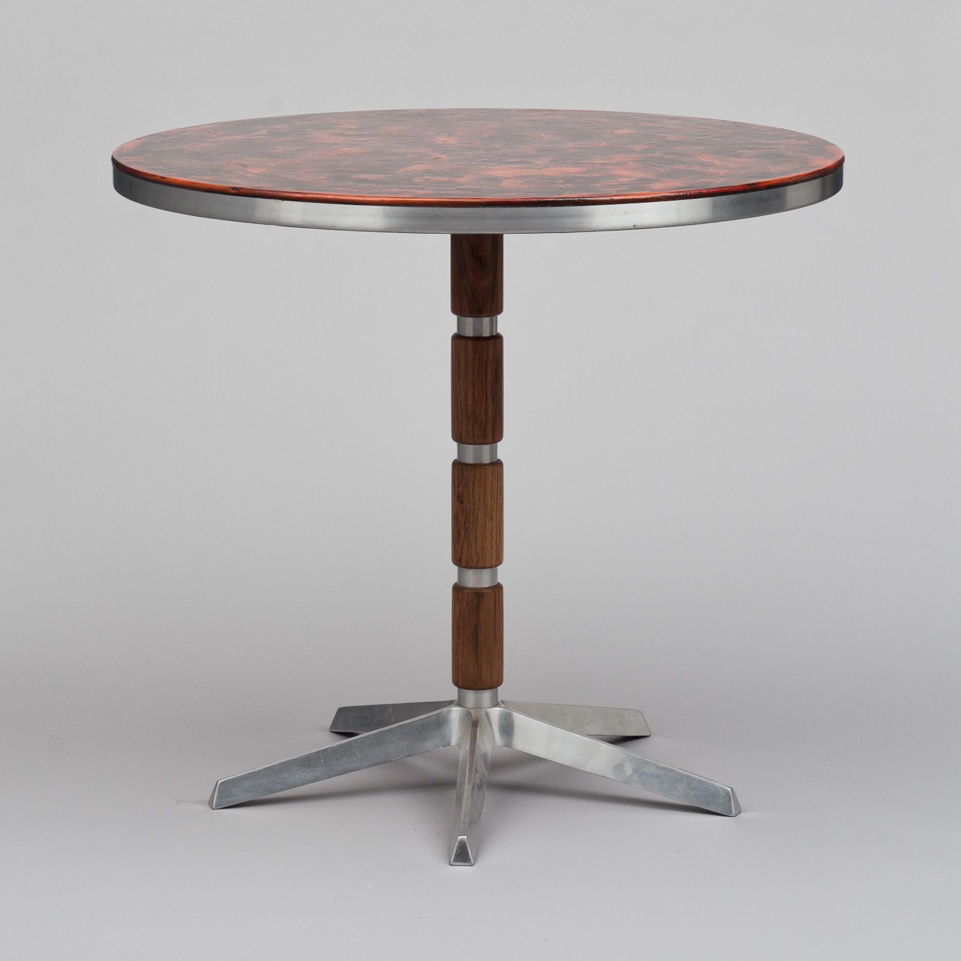 BORD, France o Son, Danmark, 1900-talets andra hälft.