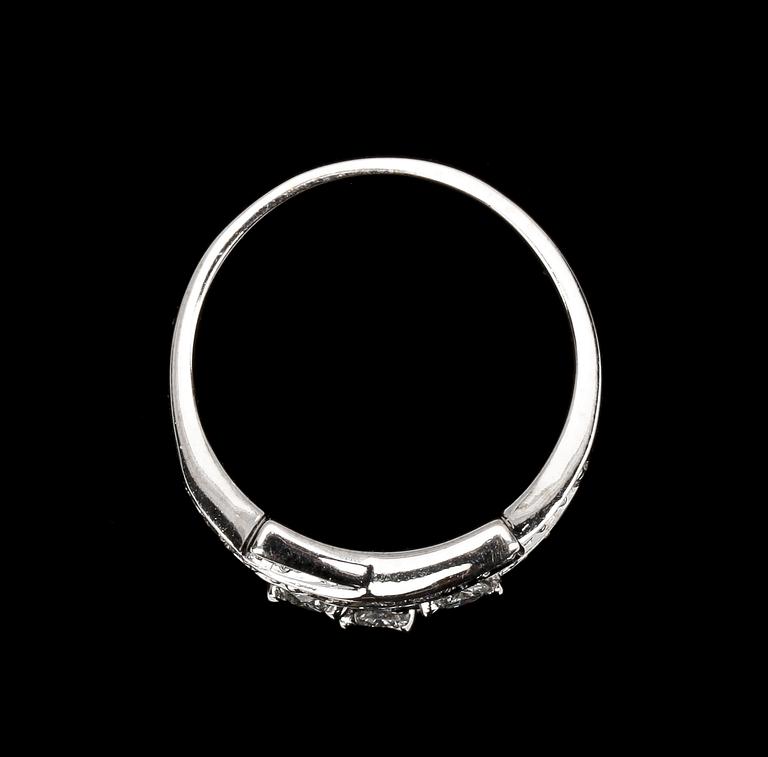 RING, brilliant cut diamonds, tot. 0.71 cts.