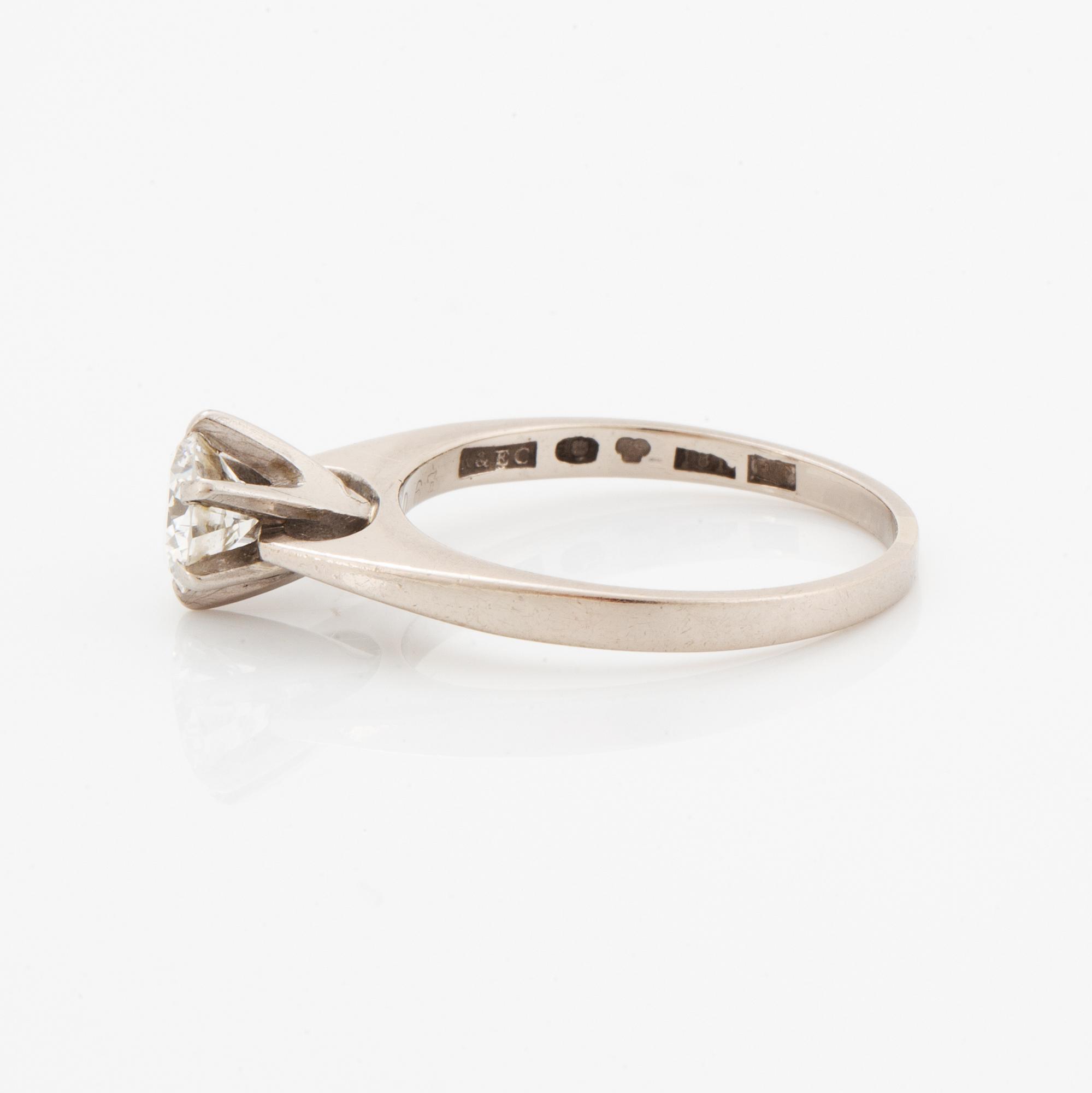 Ring, med briljantslipad diamant.