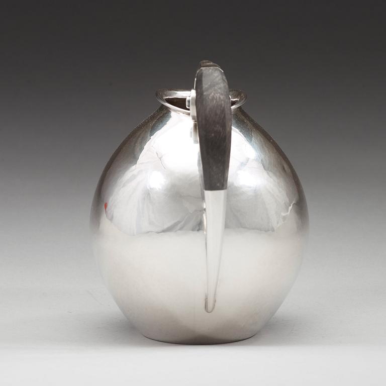 Johan Rohde, kanna, Georg Jensen, Köpenhamn 1933-44, design nr 653, sterling.
