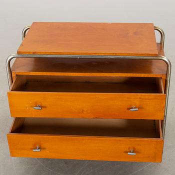 A veneered chest of drawers, 1930/40's.