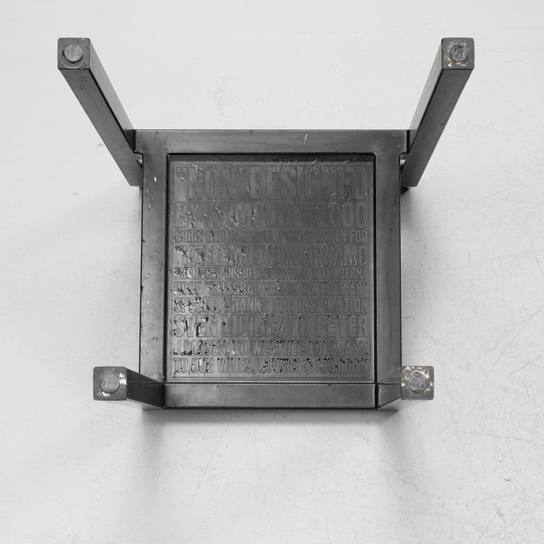 Boris Berlin & Poul Christiansen, stolar, 4 st, "Non", Komplot design, Källemo, 2000.