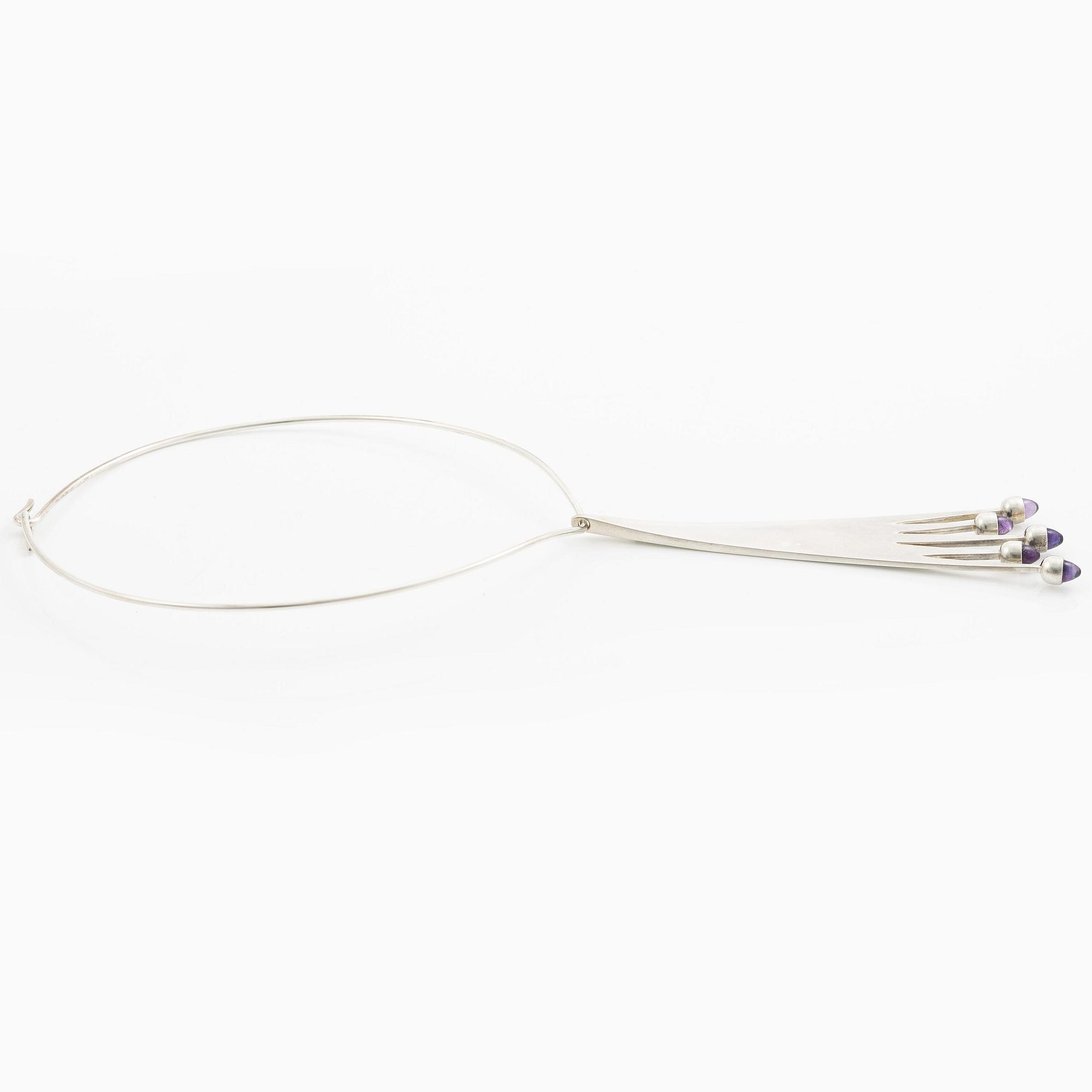 Anni & Bent Knudsen, collier, silver med cabochonslipade ametister, Danmark ca 1960-tal.