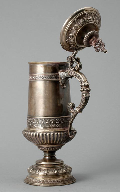 PRAKTPOKAL, silver, nyrenässans, svensk kontrollstämpel, bär gravyr daterad 1890.