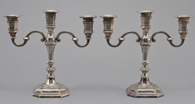 KANDELABRAR, senbarockstil, 1900-tal.