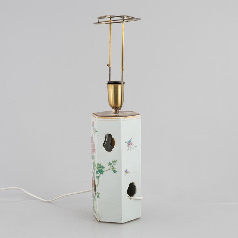 A porcelain hat stand made into a table lamp, China, early 20th century.