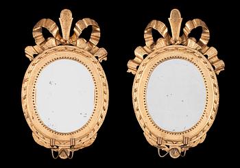 Spegellampetter, för två ljus, ett par, av Niklas Falkengren, verksam i Jönköping 1776-1813. Gustavianska.