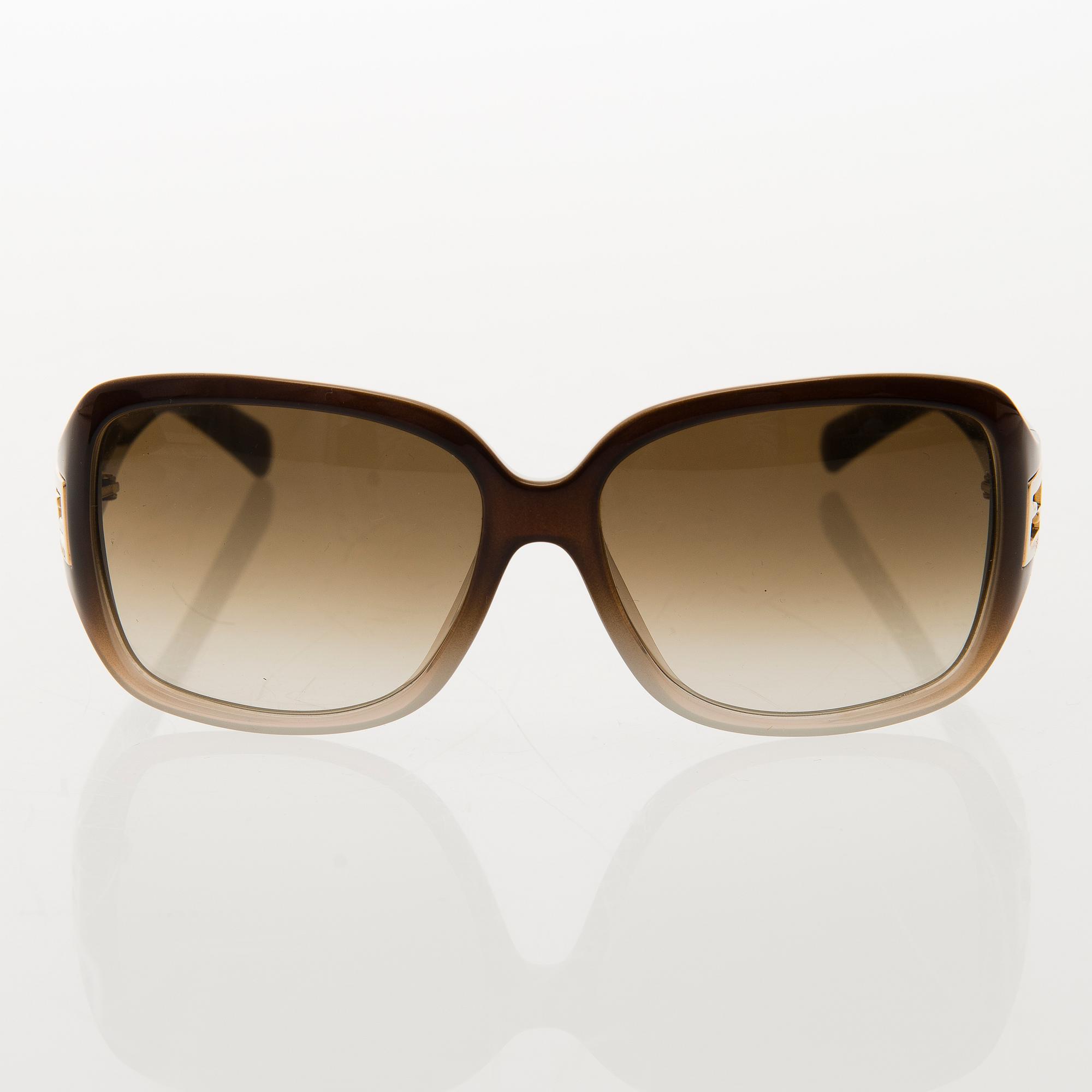 FENDI SUNGLASSES.