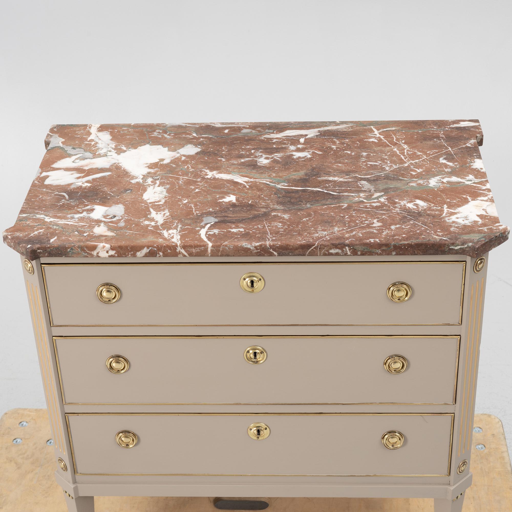 Chest of drawers, Gustavian style, 20th century.