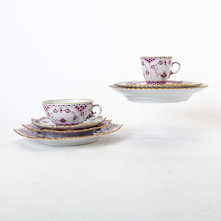 Servisdelar 10 dlr "Musselmalet röd helblonde", Royal Copenhagen 1952.