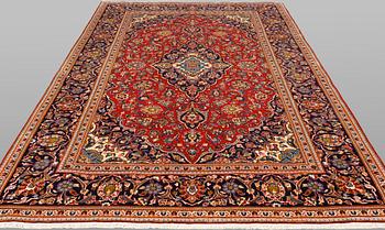 A Keshan rug, approx. 305 x 194 cm.