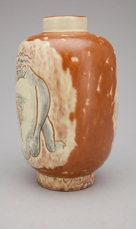 VICKE LINDSTRAND, vas, lergods, Uppsala-Ekeby, 1900-tal.