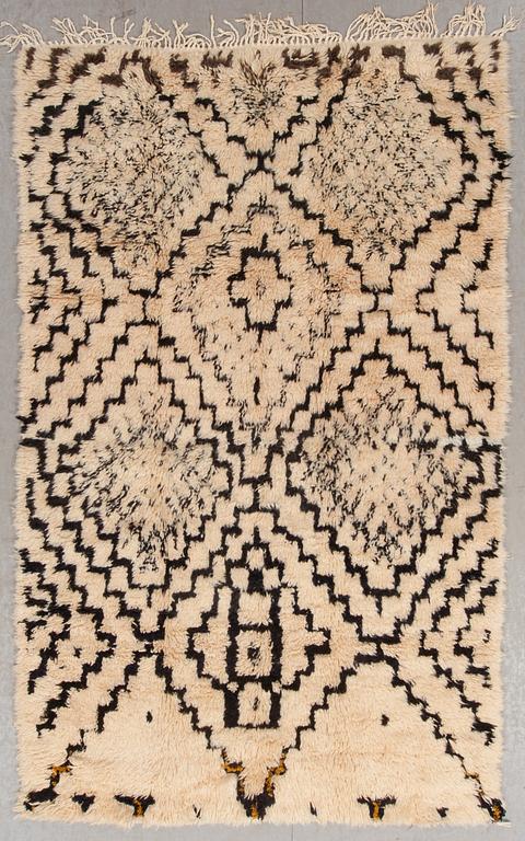 MATTA, Beni Ourain, Marocko, ca 244 x 151 cm.
